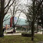 Lar