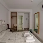 Lar