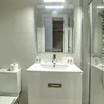 Lar
